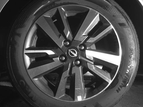 Used 2025 Nissan Versa SV FWD image 14