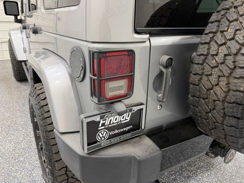 Used 2015 Jeep Wrangler Unlimited Sahara AWD/4WD image 17