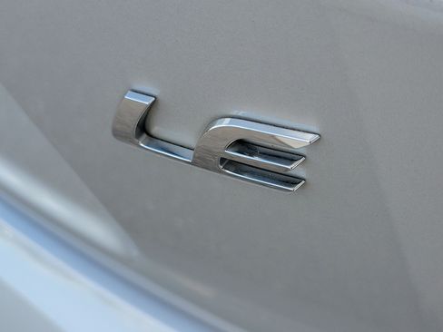 Used 2021 Toyota Corolla LE FWD image 7