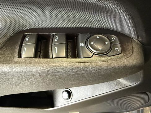 Used 2022 Chevrolet Equinox RS w/ RS Leather Package image 21