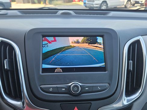 Used 2020 Chevrolet Equinox LS w/ LS Convenience Package FWD image 32