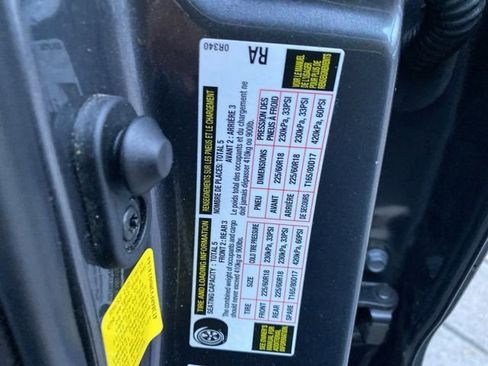 Used 2021 Toyota RAV4 XLE Premium image 33