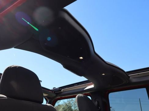 Used 2025 Jeep Wrangler Unlimited Sahara w/ Safety Group image 41