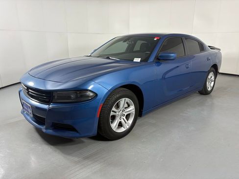 Used 2022 Dodge Charger SXT RWD image 4