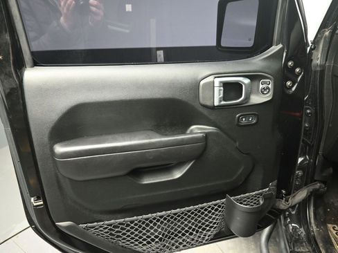 Used 2021 Jeep Gladiator Willys image 20