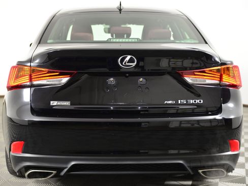 Used 2019 Lexus IS 300 AWD image 8