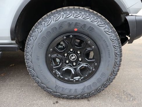 New 2026 Ford Bronco Badlands AWD/4WD image 14