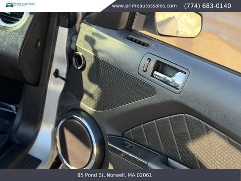 Used 2010 Ford Mustang Convertible RWD image 24