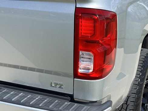 Used 2018 Chevrolet Silverado 1500 LTZ Z71 AWD/4WD image 11
