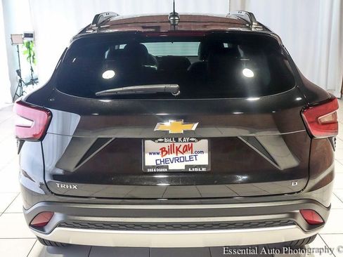 Used 2024 Chevrolet Trax LT w/ Driver Confidence Package FWD image 10
