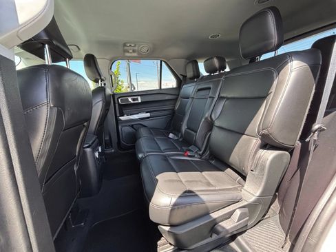 Used 2022 Ford Explorer XLT w/ Equipment Group 202A RWD image 19