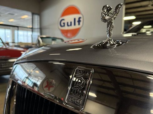 Used 2019 Rolls-Royce Dawn image 49