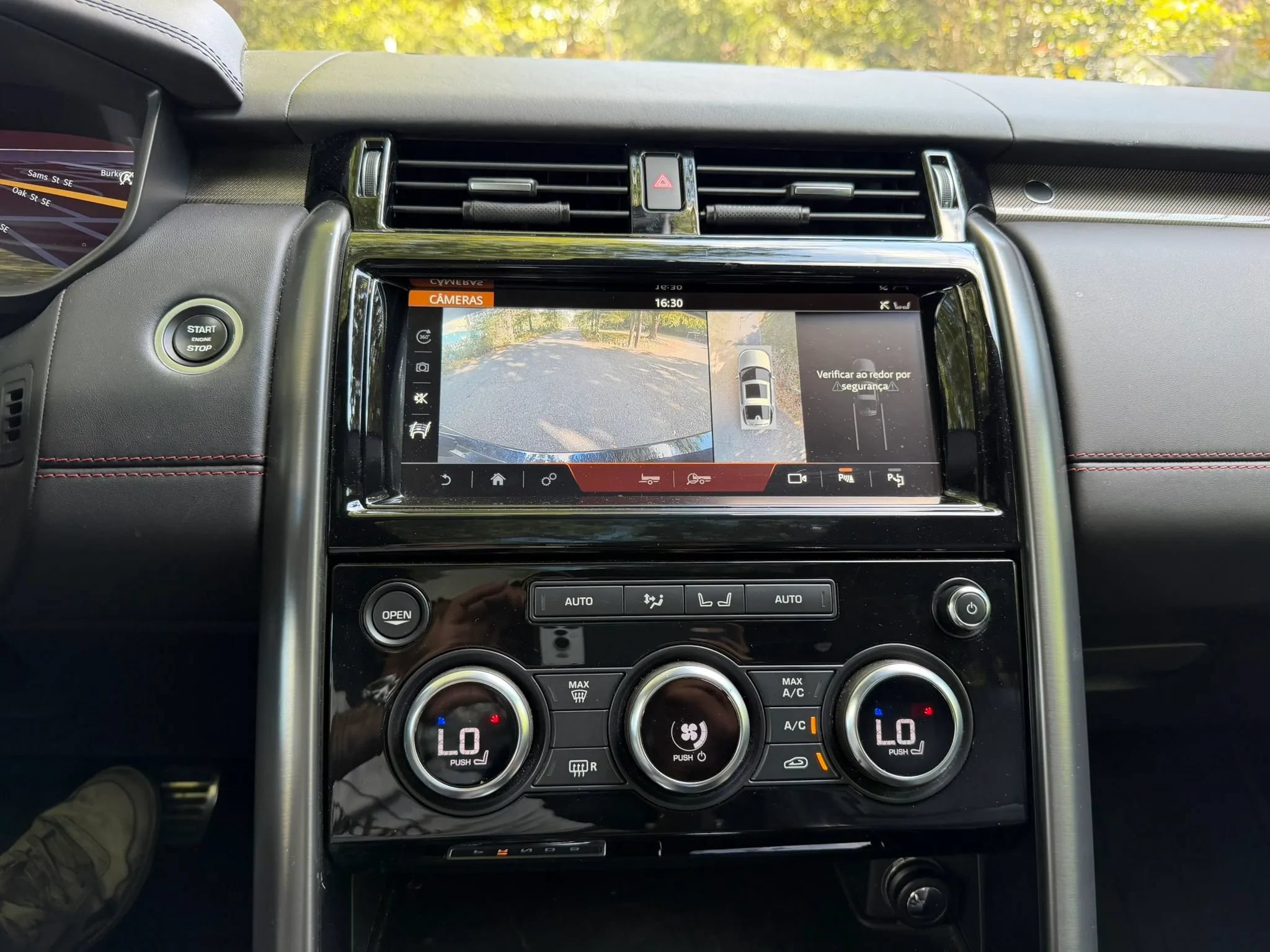 Used 2019 Land Rover Discovery HSE Luxury AWD/4WD image 18