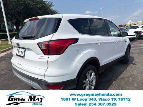 Used 2019 Ford Escape SE FWD image 3