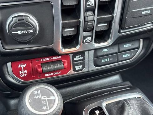 Used 2026 Jeep Wrangler Unlimited Rubicon AWD/4WD image 23