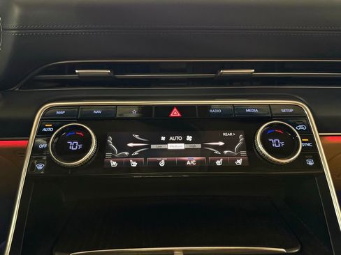 Used 2021 Genesis GV80 3.5T w/ Advanced Package 06 AWD/4WD image 14