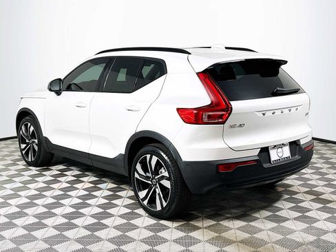 Used 2025 Volvo XC40 B5 Plus w/ Climate Package image 5