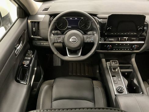 Used 2024 Nissan Pathfinder SL image 15