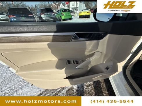 Used 2018 Volkswagen Passat 2.0T SE image 23