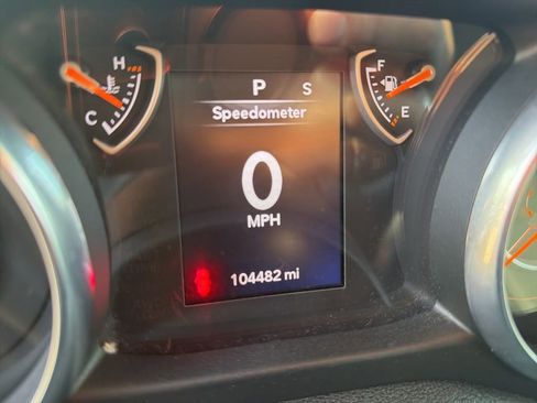 Used 2018 Jeep Wrangler Unlimited Sport image 1