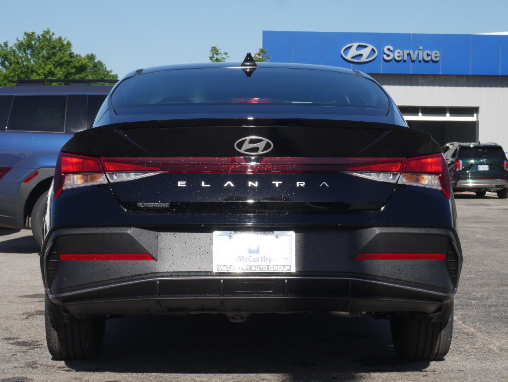 New 2026 Hyundai Elantra Sport FWD image 13