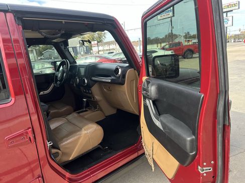 Used 2011 Jeep Wrangler Unlimited Rubicon w/ Trailer Tow Group image 25