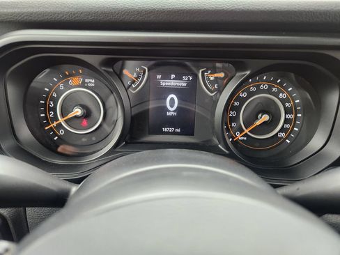 Used 2025 Jeep Wrangler Unlimited Sport AWD/4WD image 17