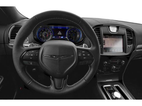Certified 2018 Chrysler 300 S image 7