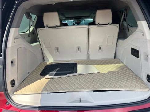 Used 2024 Cadillac Escalade ESV Sport Platinum w/ LPO, ONYX Package AWD/4WD image 9