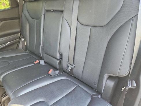 Used 2019 Hyundai Santa Fe Limited FWD image 13