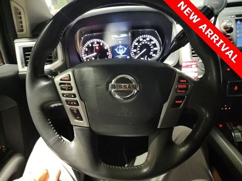 Used 2017 Nissan Titan SV image 14