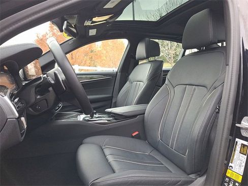 Used 2023 BMW M550i xDrive w/ Executive Package image 13