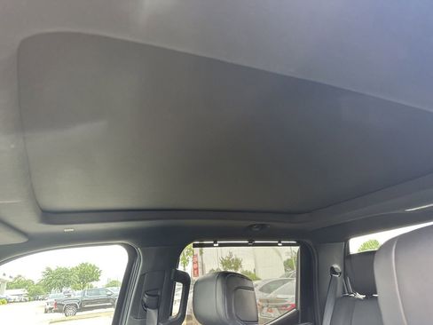 Used 2024 Toyota Tundra Platinum AWD/4WD image 7