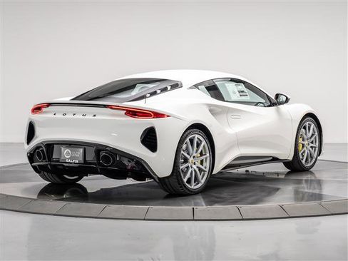 New 2025 Lotus Emira image 5