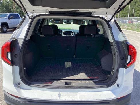Used 2022 GMC Terrain SLE FWD image 22