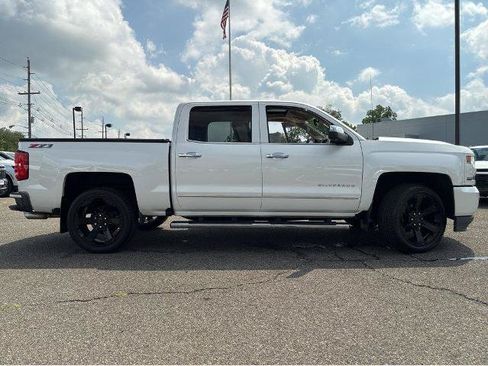 Used 2017 Chevrolet Silverado 1500 LTZ Z71 w/ LTZ Plus Package AWD/4WD image 5