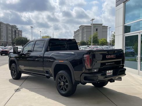 Used 2024 GMC Sierra 2500 AT4 w/ AT4 Premium Plus Package AWD/4WD image 2