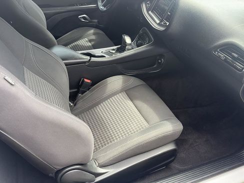 Used 2019 Dodge Challenger SXT RWD image 22