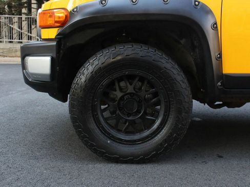 Used 2007 Toyota FJ Cruiser 4WD image 11