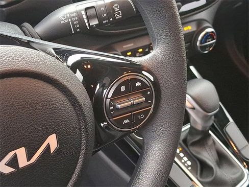 Used 2025 Kia Soul S image 22