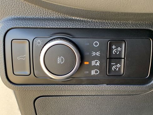 Used 2025 Ford Explorer Active w/ Active Comfort Package image 31