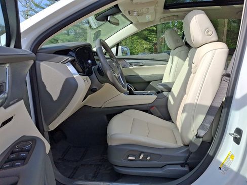 Used 2020 Cadillac XT5 Premium Luxury AWD/4WD image 17