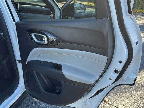 Used 2025 Jeep Compass Limited image 13