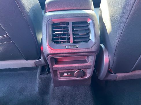 Used 2022 Volkswagen Tiguan SE R-Line image 30