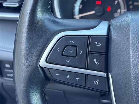 Used 2023 Toyota Highlander XLE image 29