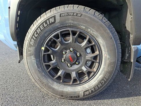 New 2025 Toyota 4Runner TRD Off-Road Premium image 18