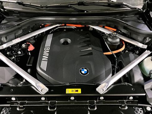 New 2026 BMW X5 xDrive50e w/ Premium Package AWD/4WD image 14