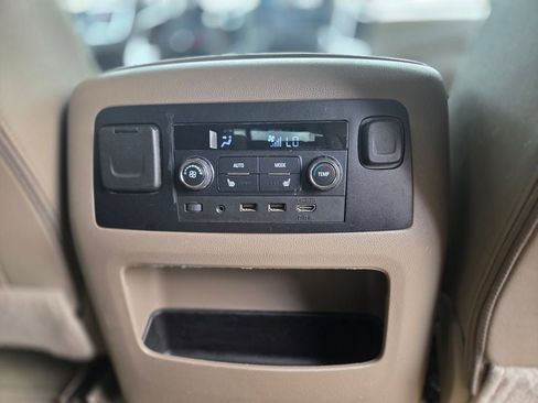 Used 2018 GMC Yukon SLT w/ Open Road Package AWD/4WD image 12