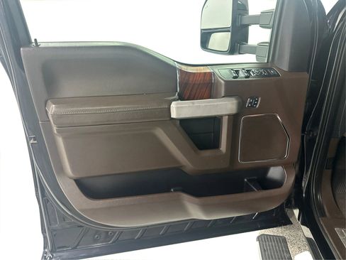 Used 2021 Ford F350 King Ranch w/ Snow Plow Prep Package image 21