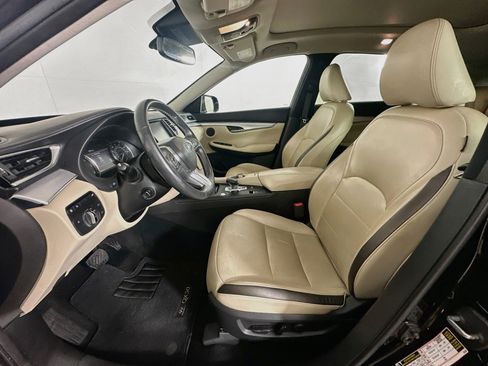 Used 2019 INFINITI QX50 Essential w/ Premium Heat Package AWD/4WD image 13